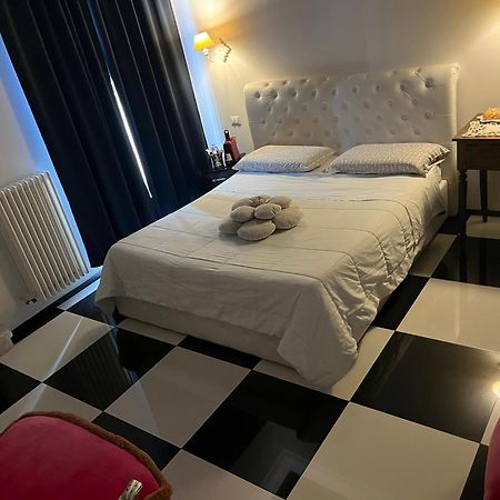 B&B Dell'Orologio Акуавива деле Фонти Екстериор снимка
