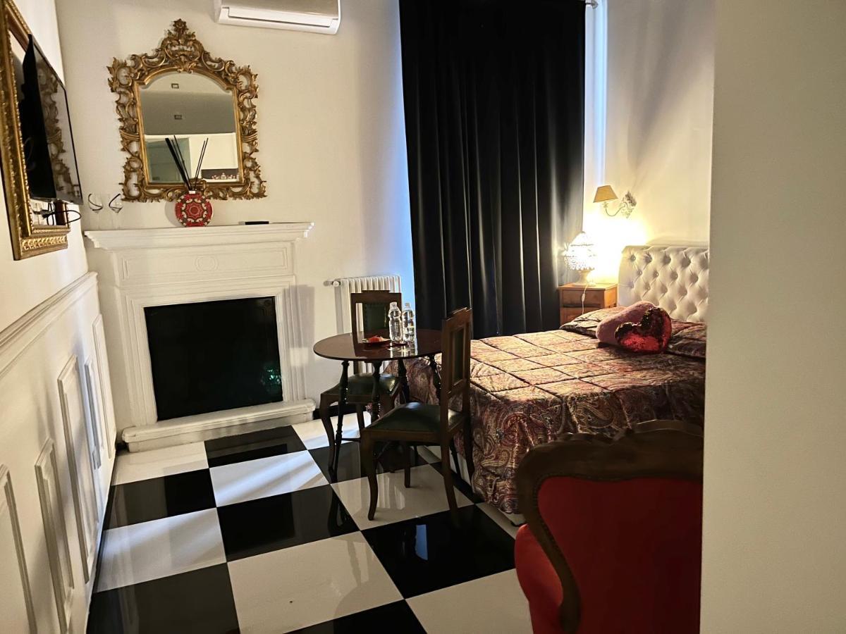 B&B Dell'Orologio Акуавива деле Фонти Екстериор снимка